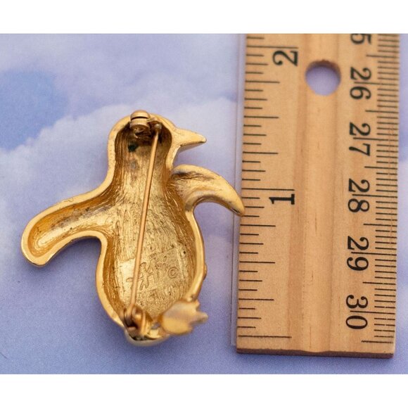 Vintage Art deco Gold Tone Penguin Brooch by AAi - S16 - Picture 2 of 2